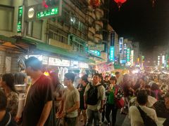 -六合夜市