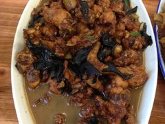 石耳烧仔鸡-石牛酒家(庐山风景名胜区店)