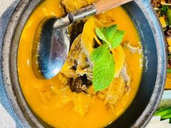 酸木瓜炖牛腩-半山腰·云南菜(侨福芳草地店)