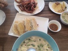 -今鲜源酒店·海鲜锅贴青岛菜(新湛路店)