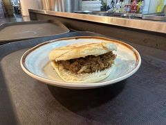 腊汁肉夹馍-秦䩊会·陕西biangbiang面(畹町路店)