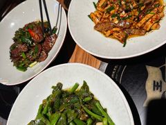 -吃饭皇帝大土家民族菜(荟聚店)