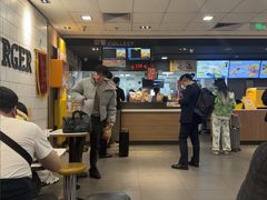 -麦当劳(上海虹桥站30B检票口楼上)