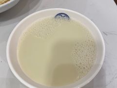-李与白包子铺(桐梓林店)