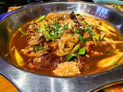 -爆炸头阿姨小四川正宗川味小吃(无任何分店)