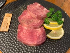 厚切牛舌-黑牛の店·和牛烧肉(大悦城店)