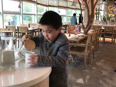 -蜜桃餐厅·伴山(湖滨商业街店)