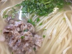 -亮亮面馆(经六路店)
