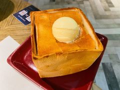 珍宝蜂蜜厚多士（配雪糕）-港丽餐厅