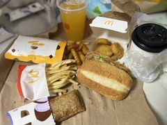 -麦当劳(展览路店)