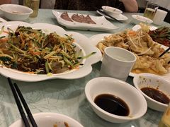 -黄家饺子东北特色菜馆(湖滨商业街店)