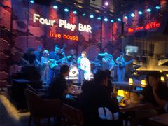 -FOUR PLAY BAR