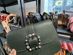 -百年港湾奥特莱斯(香炉礁店)