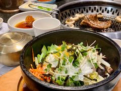 -草家酱蟹炭火烤肉店(珲春南路一店)
