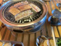 -叽叽扎扎烤肉场(生态城万达店)