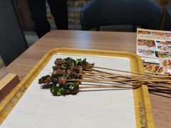 -街角等你.大连海鲜烧烤.经典铁板海鲜串(西安路店)