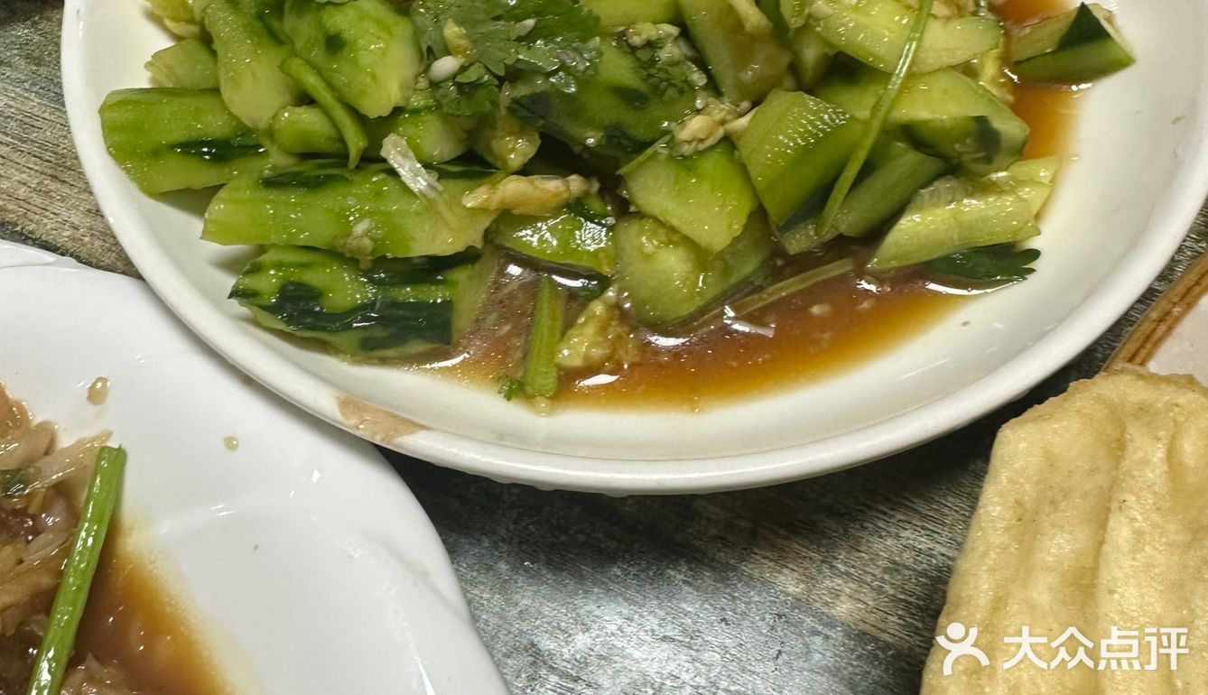 辣子鸡的饼比辣子鸡好吃