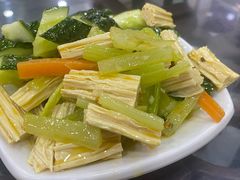 -牛一嘴·兰州牛肉面·大盘鸡(财富中心店)