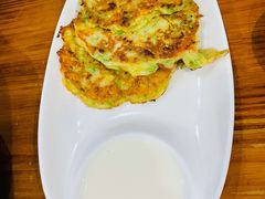 西葫芦饼配酸奶-TUK土耳其餐厅·下午茶(卢湾店)