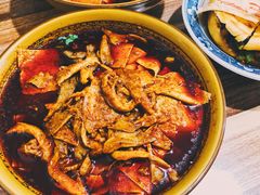 红油米线加豆皮-老字号杨坡红油米线腊汁肉夹馍(东四道巷店)