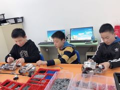 -童程童美·信息学竞赛·乐高机器人编程(长宁来福士校区)
