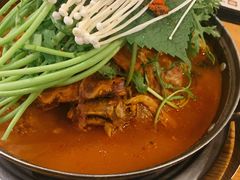 土豆排骨火锅-喇喇排骨火锅·传统韩式脊骨汤(望京西园总店)