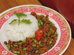 打抛叶炒肉末配饭-曼谷食堂·泰国家庭料理