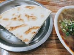 泡馍-老字号贾家肉丸糊辣汤(光明巷店)
