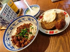 招牌辣肉干拌面-辣肉面大王(天平路店)
