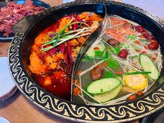 -小志家.鲜牦牛肉牛杂火锅野生菌汤锅