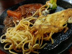 -皇品世家牛排(七一路店)