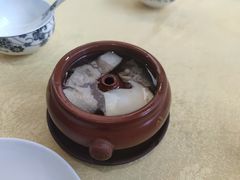 原汁男搂妹汽锅鸡-蝴蝶泉宾馆-中餐厅