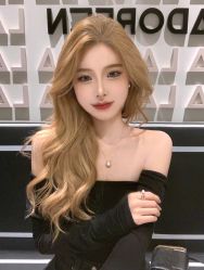 -诗悦发型烫染SALON