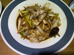 葱爆蛏子-吕氏疙瘩汤·私家菜馆(慈云寺店)