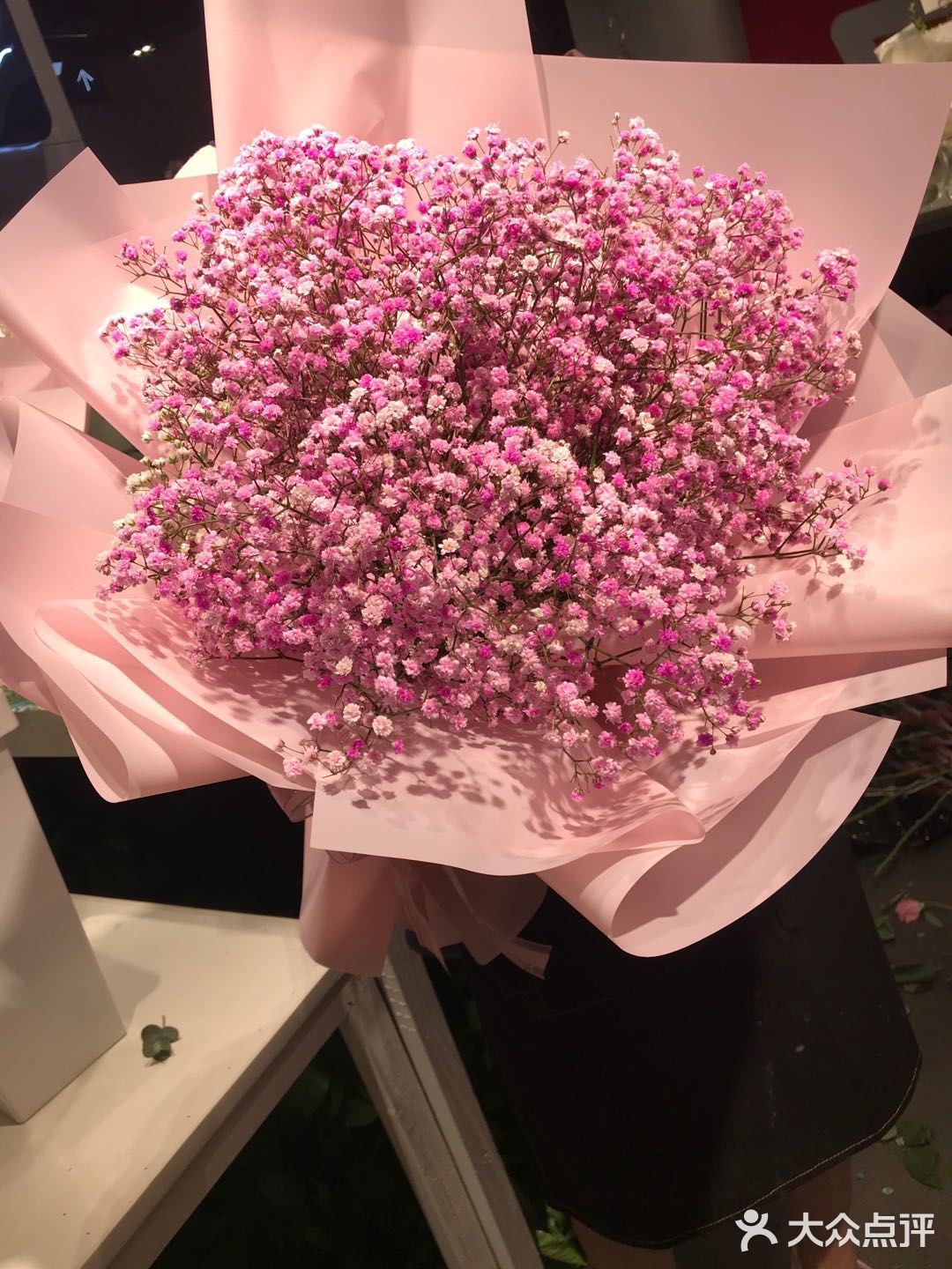 这家店虽然不是很大，但是花的品种很多