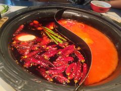 -爱你您·自家鱼塘·活水喷泉鱼火锅(八里店)