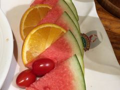 新鲜水果-老滇山寨•云南特色菜•地方菜•民族风情歌舞表演(金碧店)