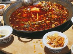 -吃城都·鱼蛙火锅(西玉龙街店)