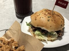 -必胜客(尹山湖歌林公园店)