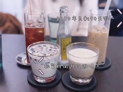 牛奶咖啡-游心咖啡(青山滨江店)
