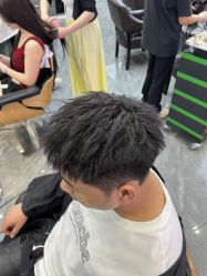 -藤野造型烫染·漂发