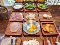 -银米·云南传统过桥米线(双廊黑金冠店)