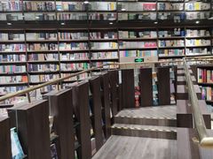 -钟书阁(群光广场店)