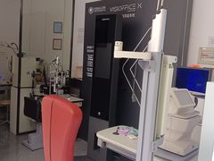 -美式眼镜·授权蔡司.依视路.尼康.豪雅.明月(人民广场店)