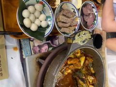 -刘姐啤酒鱼民族演艺餐厅(西街总店)