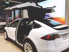 -TESLA 特斯拉(上海太古汇体验店)