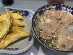 牛肉馄饨-老新隆牛肉锅贴(新街口店)