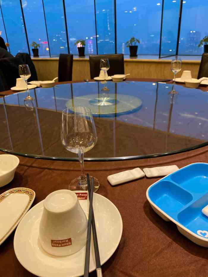 上海顺风港湾旋转餐厅图片
