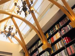 -钟书阁(松江泰晤士小镇店)