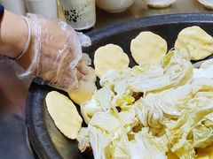 -粘豆包柴火铁锅炖
